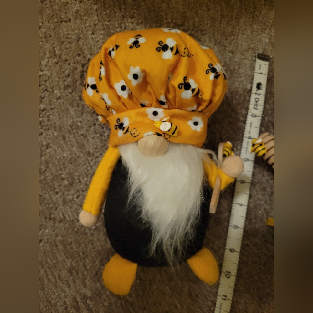 EUC Slopehill sweet as Honey, HoneyBee chef Gnomes 🍯 - Picture 3 of 5